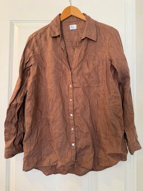 Woman’s Brown Button-Up Linen Shirt